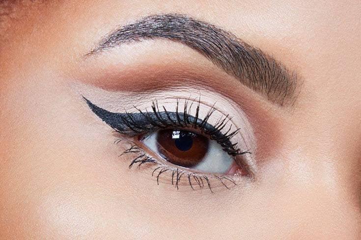 Classic sharp cut crease eyeliner look