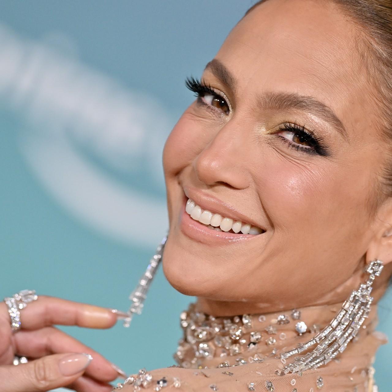 Celebrity Red Carpet Nails: Elegant Celebrity-Inspired Manicure Ideas