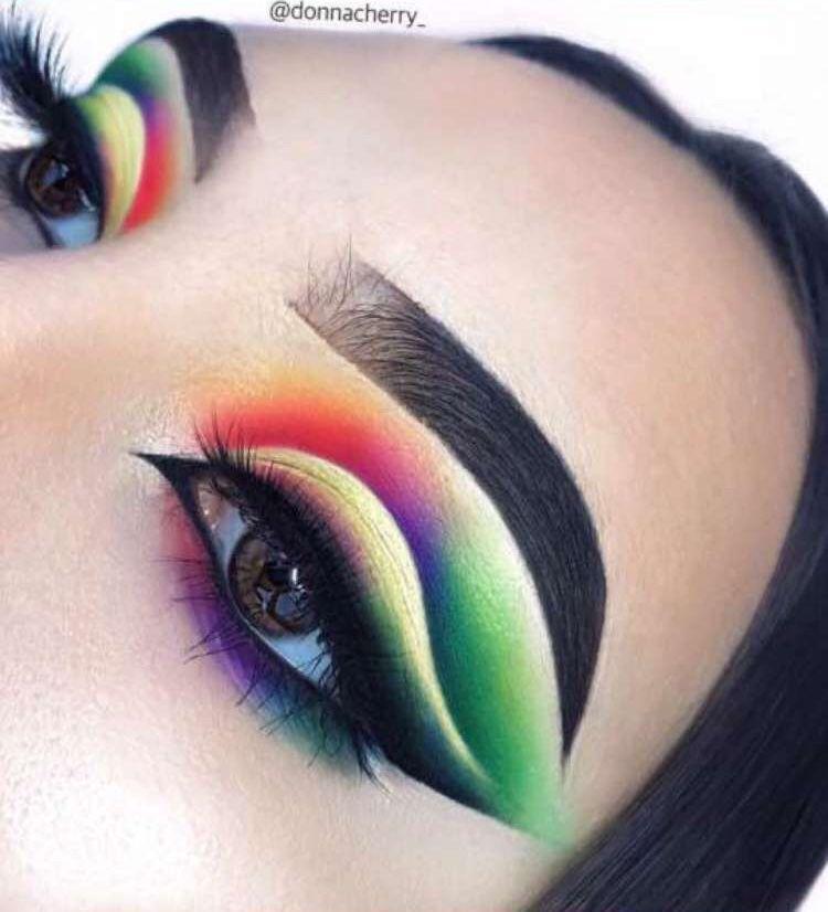 Colorful cut crease eyeliner ideas