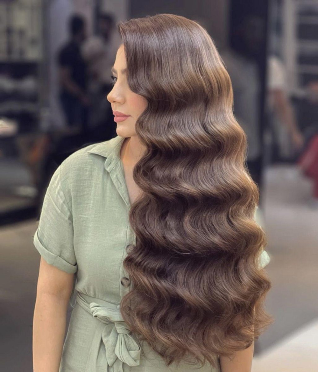 Long loose Hollywood curls