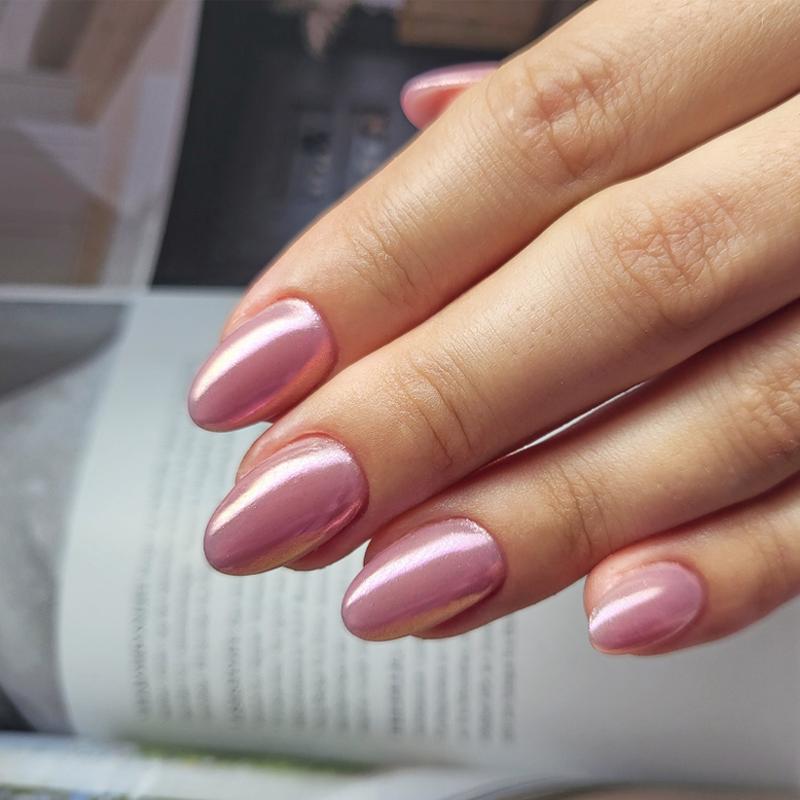 Oval pink chrome everyday nails