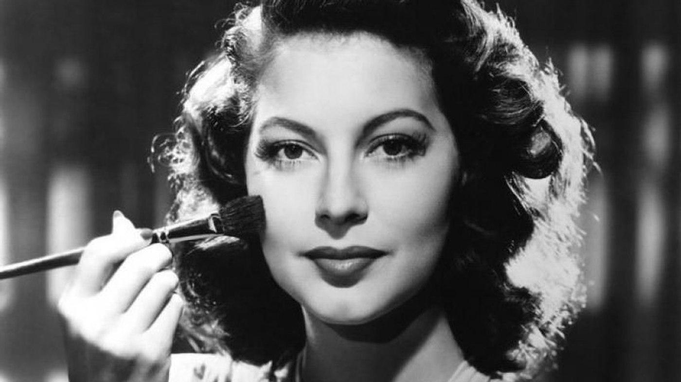 Sculpted Old Hollywood glamour makeup with soft contour techniques