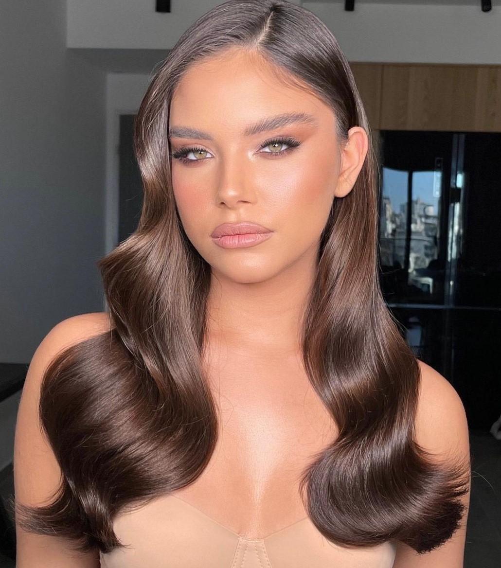 Sleek Hollywood open hairstyle