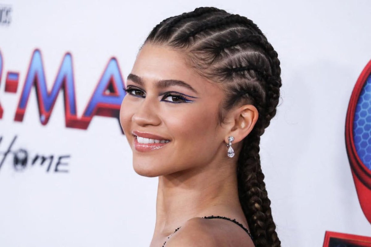 Zendaya Spider Man Premiere Makeup Look Guide